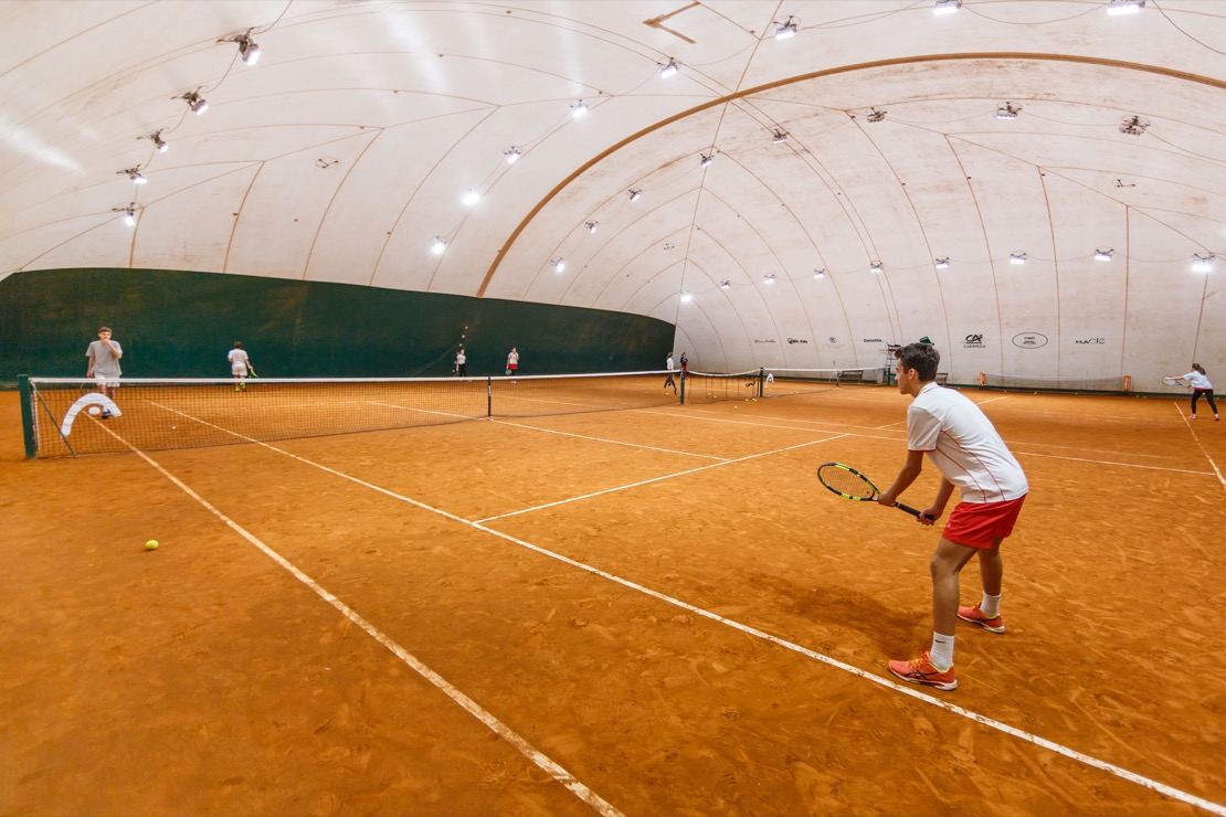 <Campi coperti Tennis Club Genova